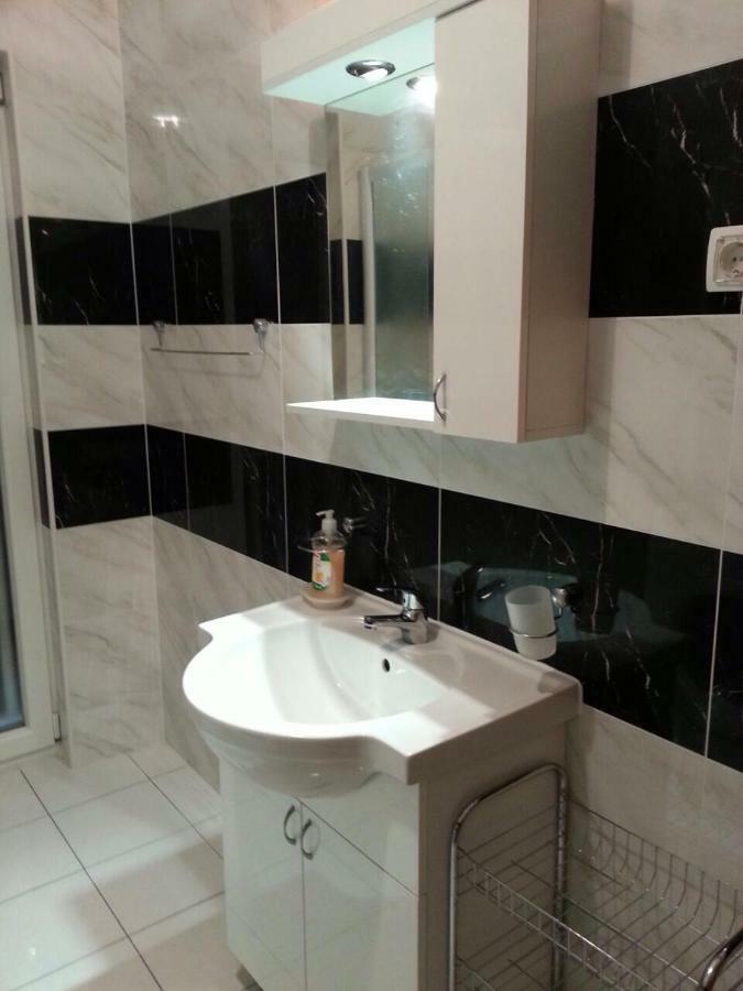 נין Kartini Apartment מראה חיצוני תמונה