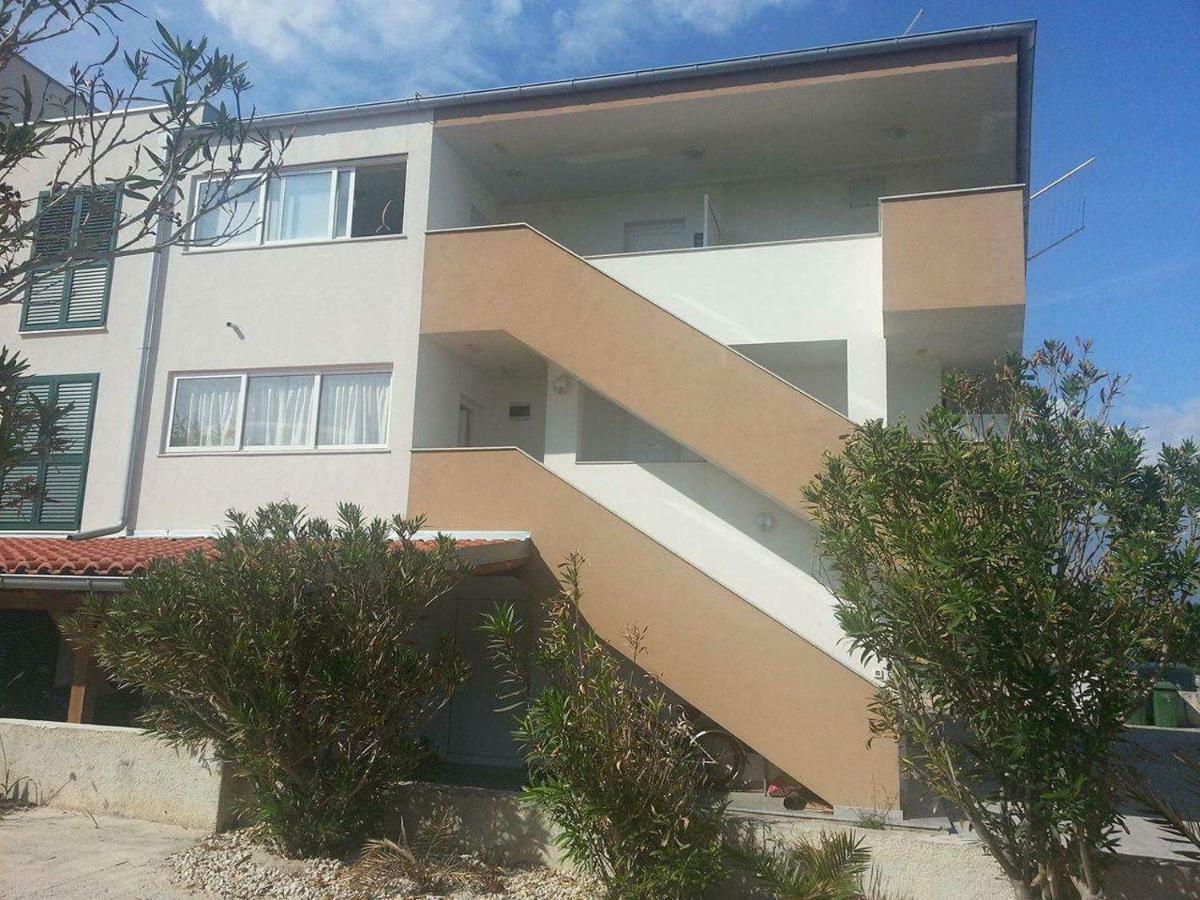 נין Kartini Apartment מראה חיצוני תמונה